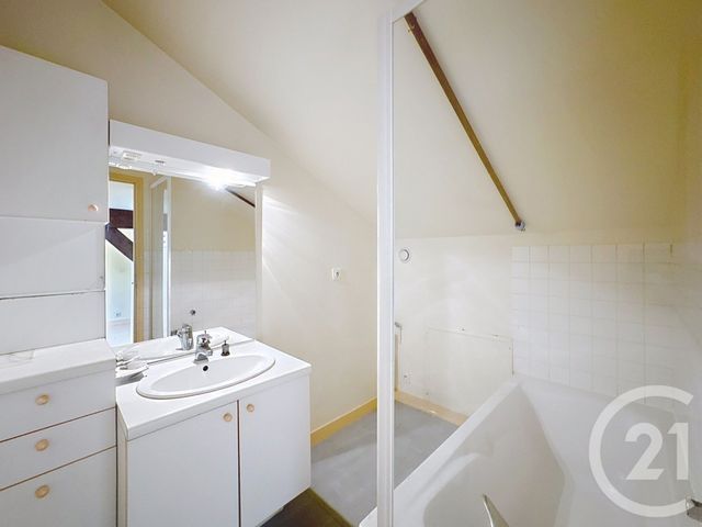 Appartement à vendre - 2 pièces - 26.4 m2 - SALBRIS - 41 - CENTRE - Century 21 Sologne Immobilier