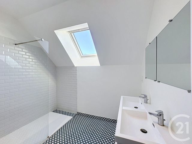 Appartement Duplex à louer - 4 pièces - 119.0 m2 - SALBRIS - 41 - CENTRE - Century 21 Sologne Immobilier