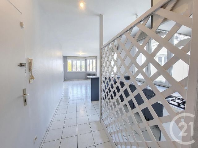 Appartement F2 à louer - 2 pièces - 40.0 m2 - SALBRIS - 41 - CENTRE - Century 21 Sologne Immobilier