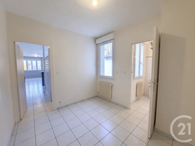 Appartement F2 à louer - 2 pièces - 40.0 m2 - SALBRIS - 41 - CENTRE - Century 21 Sologne Immobilier